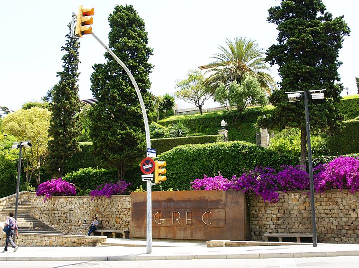 Poble-sec, entre la ciutat i Montjuïc